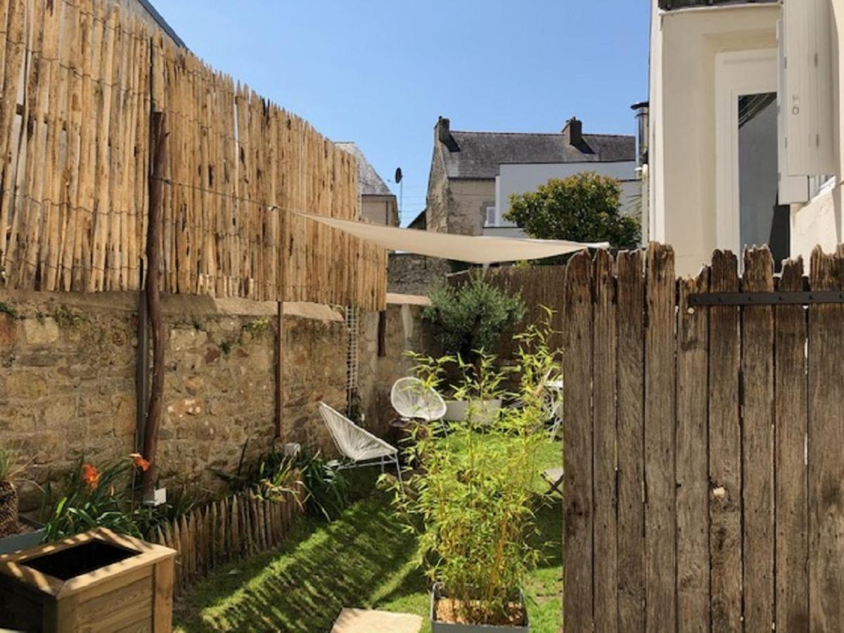 TY LAUMANN petite maison jardin sur le port de vannes avec Parking souterrain Extérieur photo